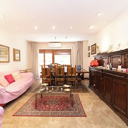 Privatunterkunft Rachele's Charming House In The Heart Of
